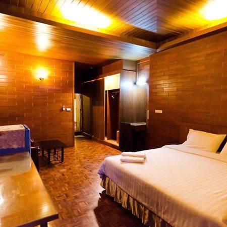 Eight Plus Hotel Bangkok Ngoại thất bức ảnh