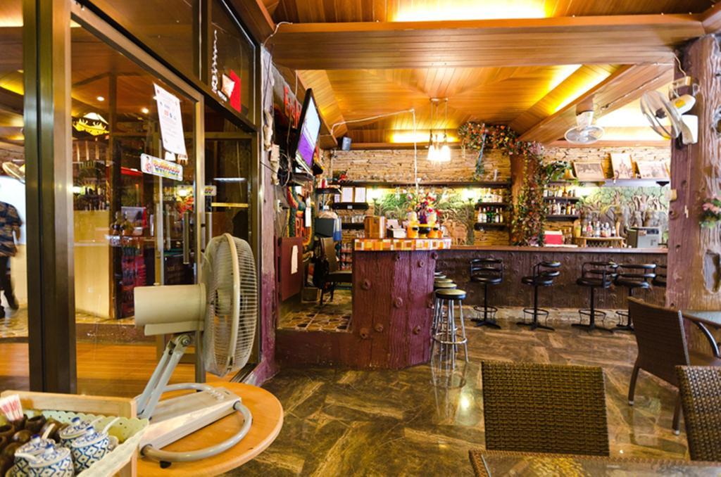 Eight Plus Hotel Bangkok Ngoại thất bức ảnh